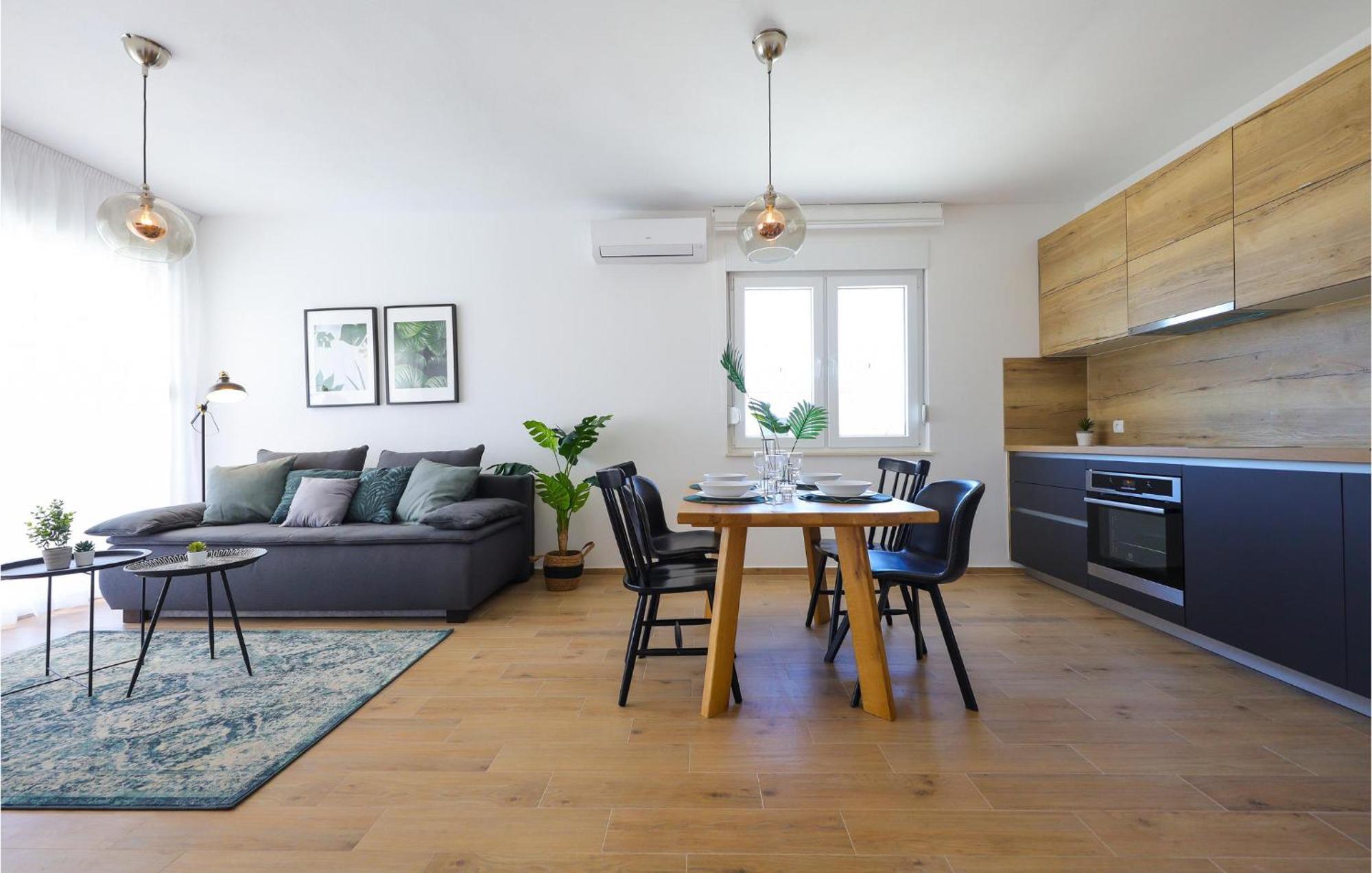 Stunning Home In Vrsi With Kitchen Kültér fotó