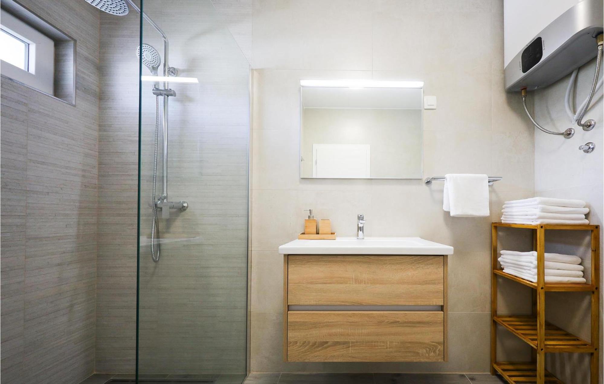 Stunning Home In Vrsi With Kitchen Kültér fotó