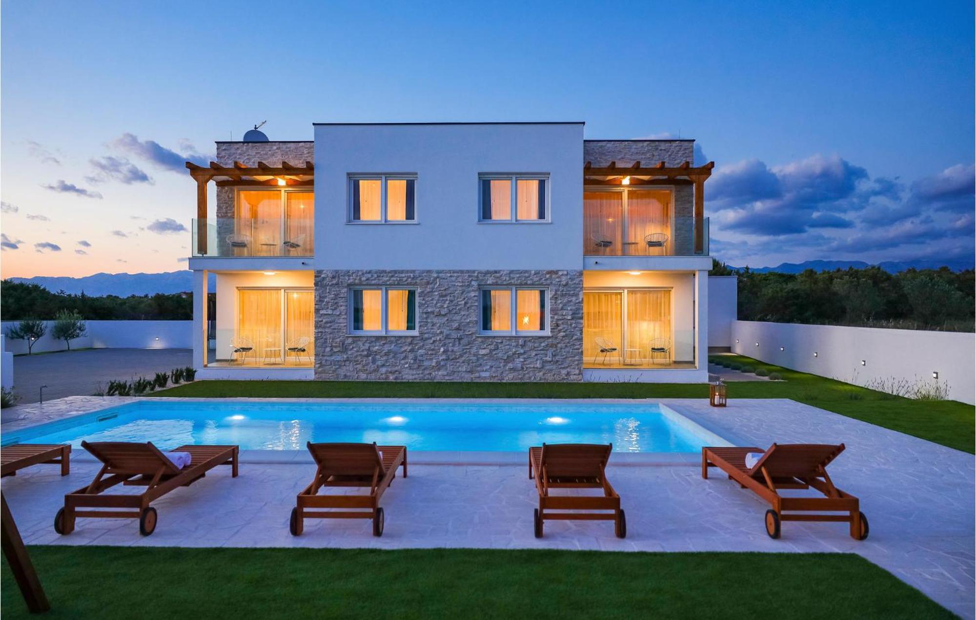 Stunning Home In Vrsi With Kitchen Kültér fotó